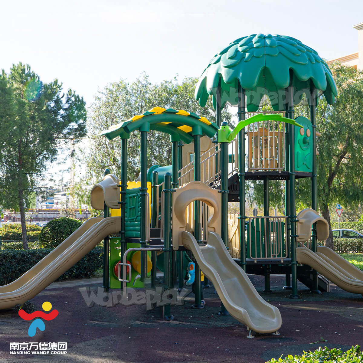 5870TUV outdoor playground-1