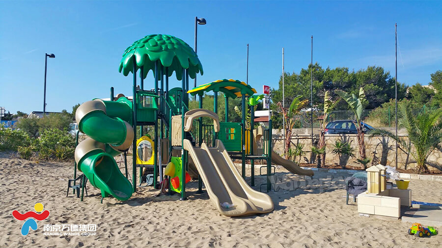 5870TUV outdoor playground-2