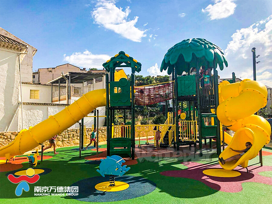 5871TUV outdoor playground-1