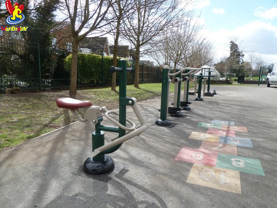 Do you really use outdoor fitness equipment in the right way?