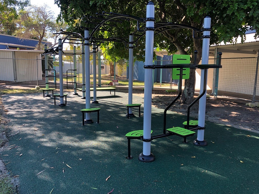 What types of outdoor fitness equipment are there?