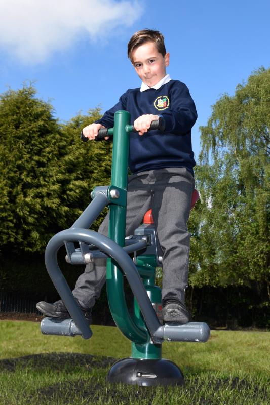 What are the precautions when installing school fitness equipment?